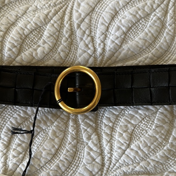 BOTTEGA VENETA Maxi Intreccio Leather Belt in Black - Picture 3 of 4